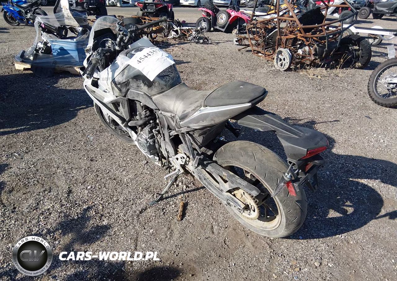 2024 Suzuki Gsx800 F VIN:JS1EM13B4R7101618 - 3