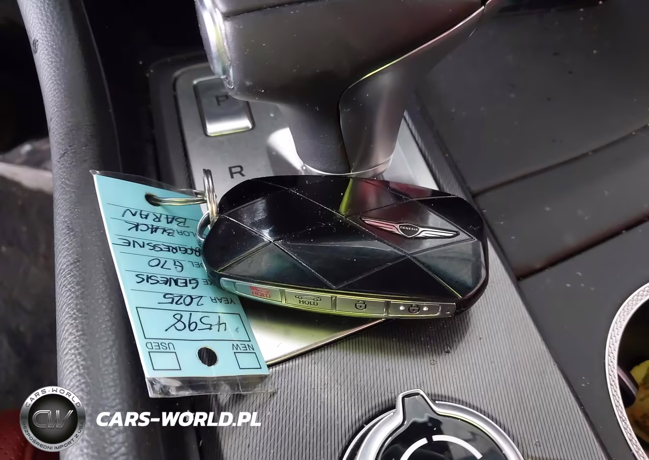 2025 Genesis G70 2.5T Awd VIN:KMTG34SCXSU146696 - 11