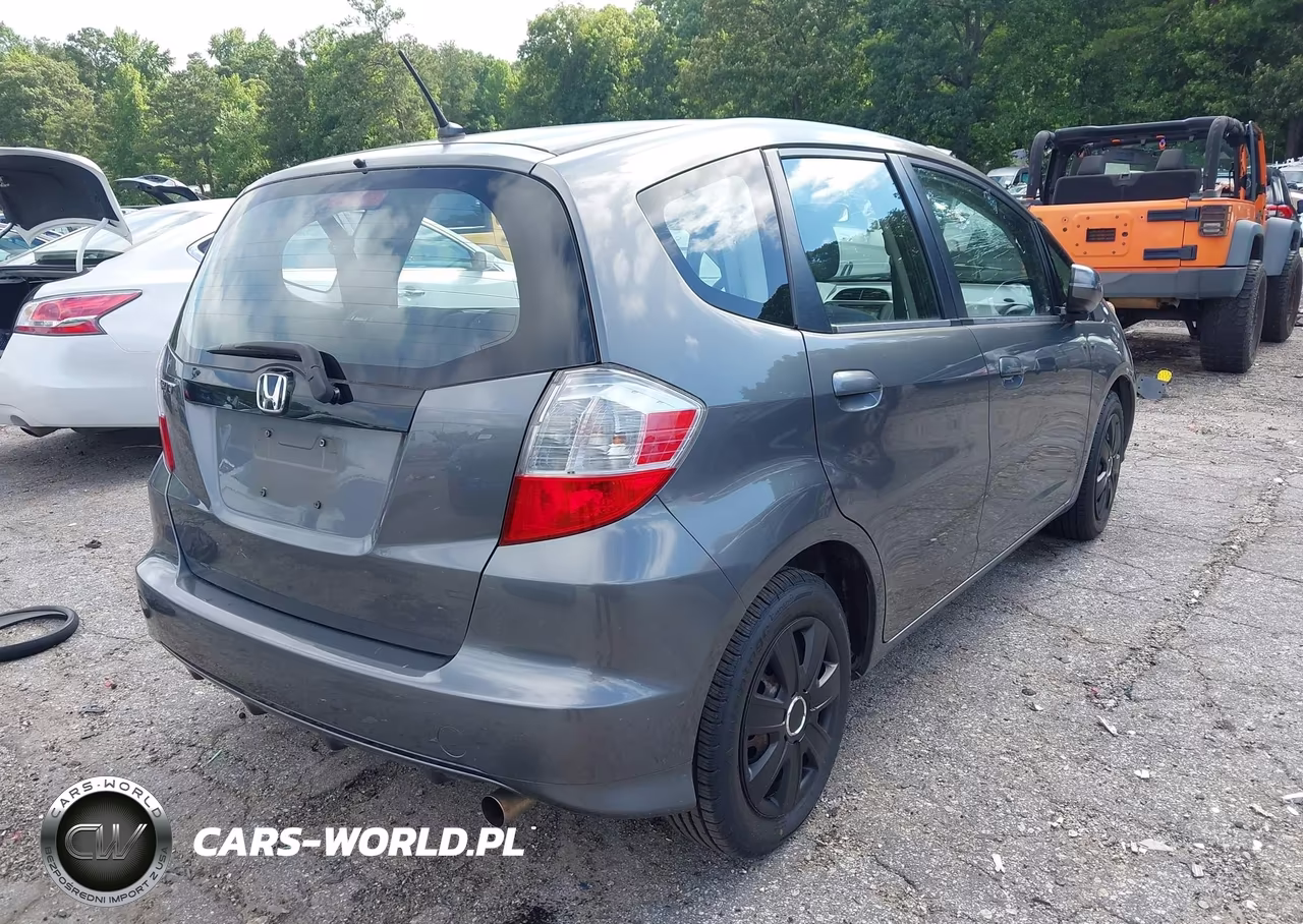 2013 Honda Fit VIN:JHMGE8H30DC012505 - 4