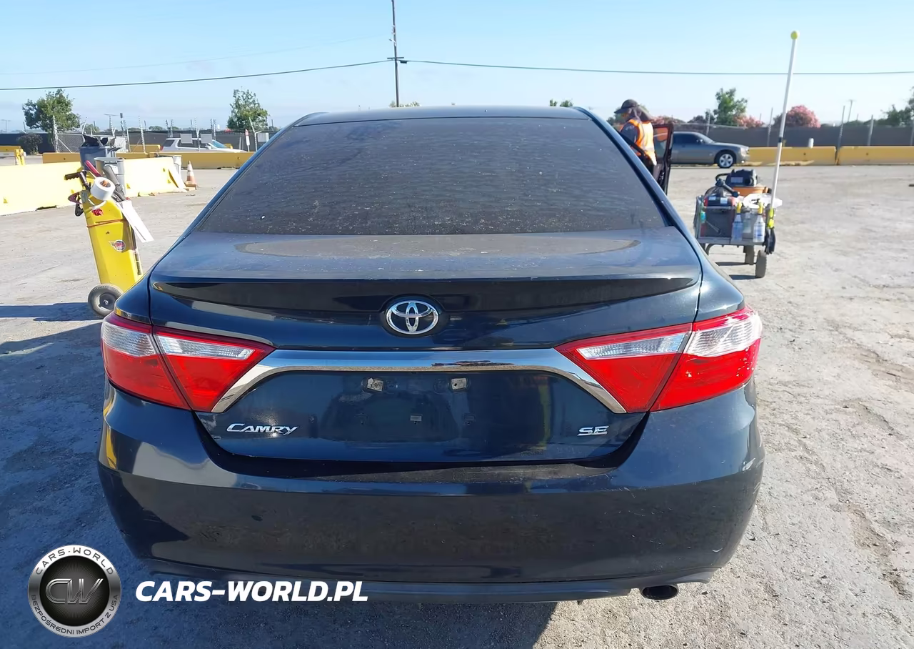 2015 Toyota Camry Se VIN:4T1BF1FK0FU012586 - 15