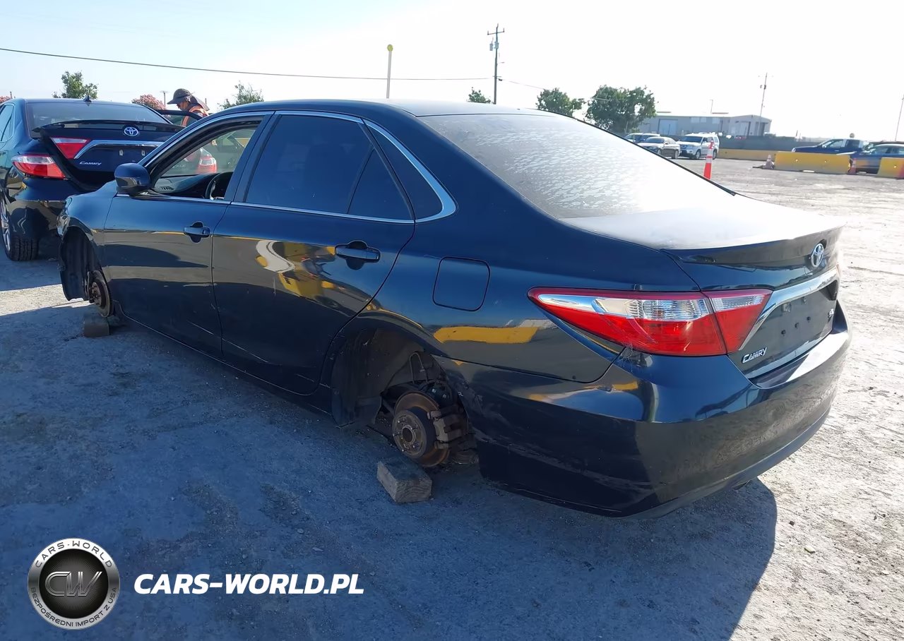2015 Toyota Camry Se VIN:4T1BF1FK0FU012586 - 3