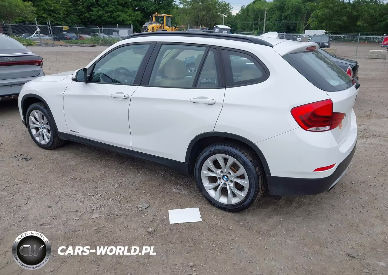 2014 BMW X1 xDrive28I VIN:WBAVL1C55EVR92668 - 3