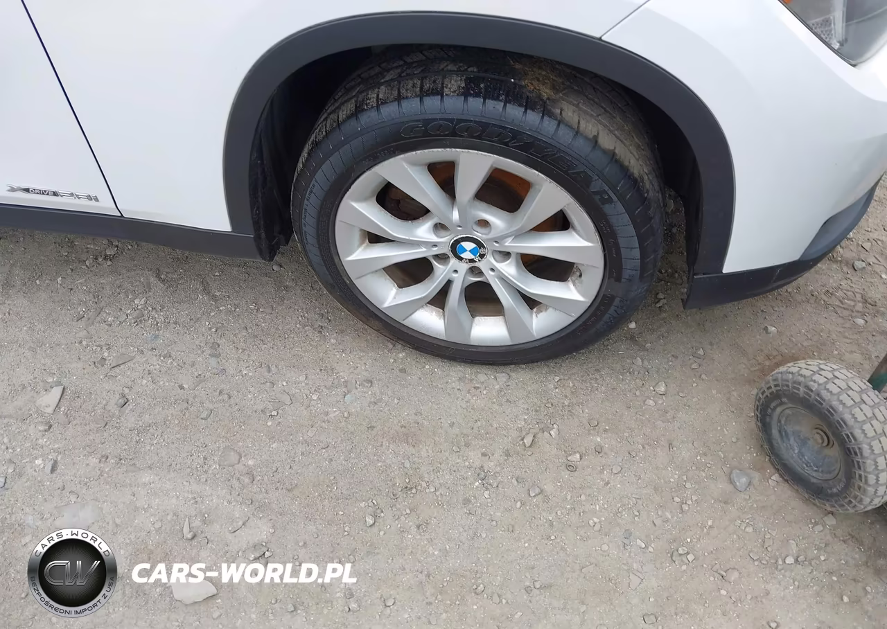 2014 BMW X1 xDrive28I VIN:WBAVL1C55EVR92668 - 6