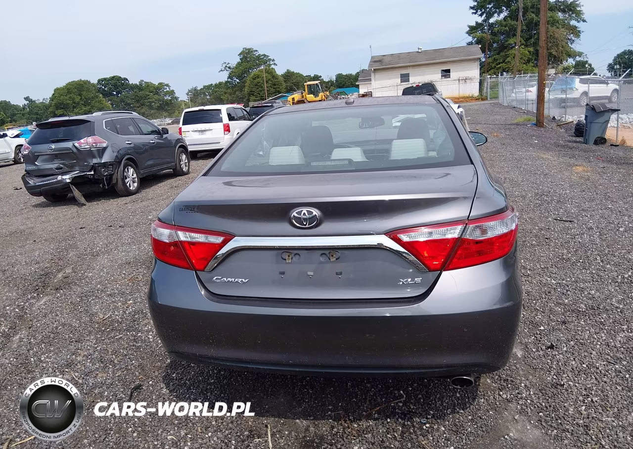 2017 Toyota Camry Xle VIN:4T1BF1FKXHU755324 - 17