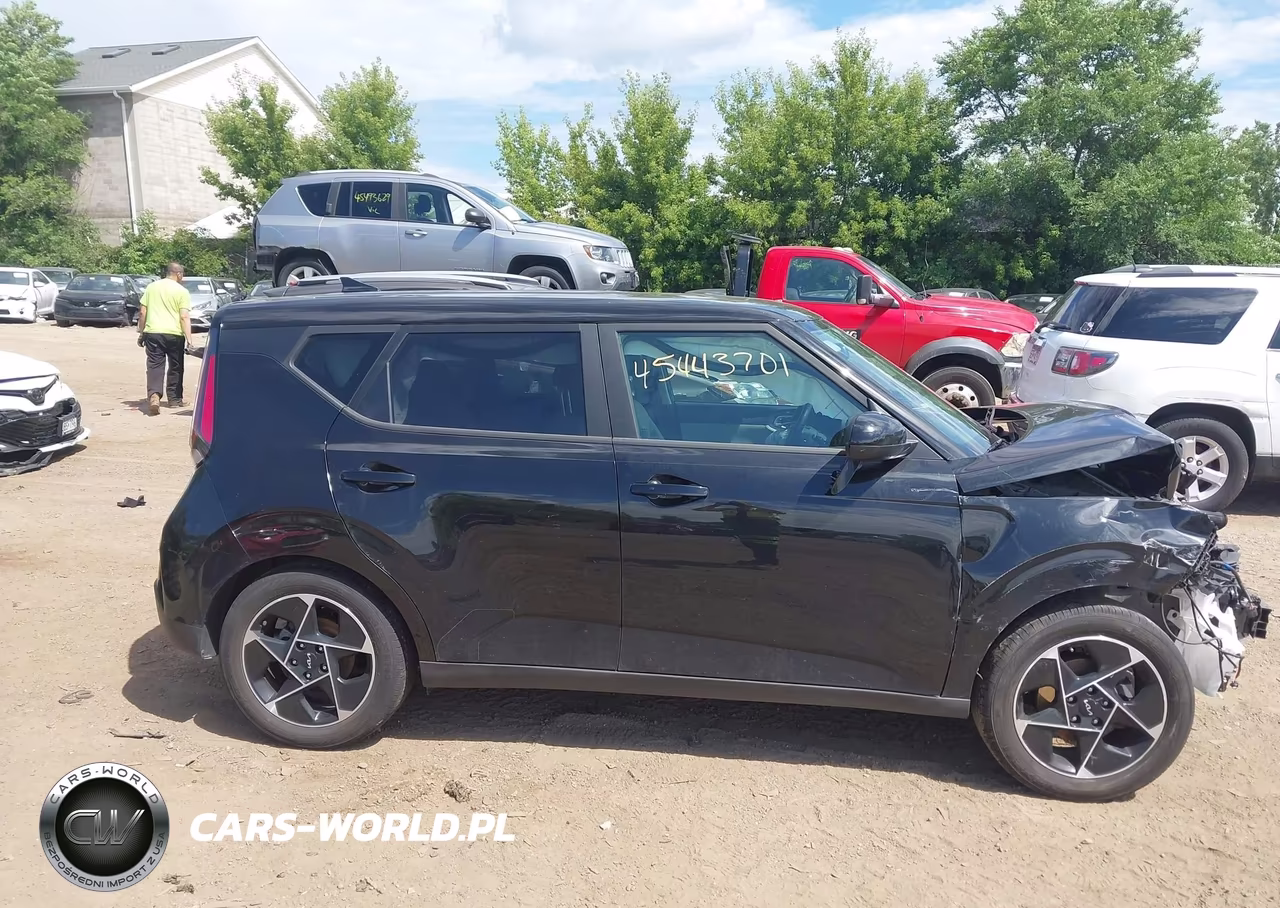 2023 Kia Soul Ex VIN:KNDJ33AU8P7882972 - 13