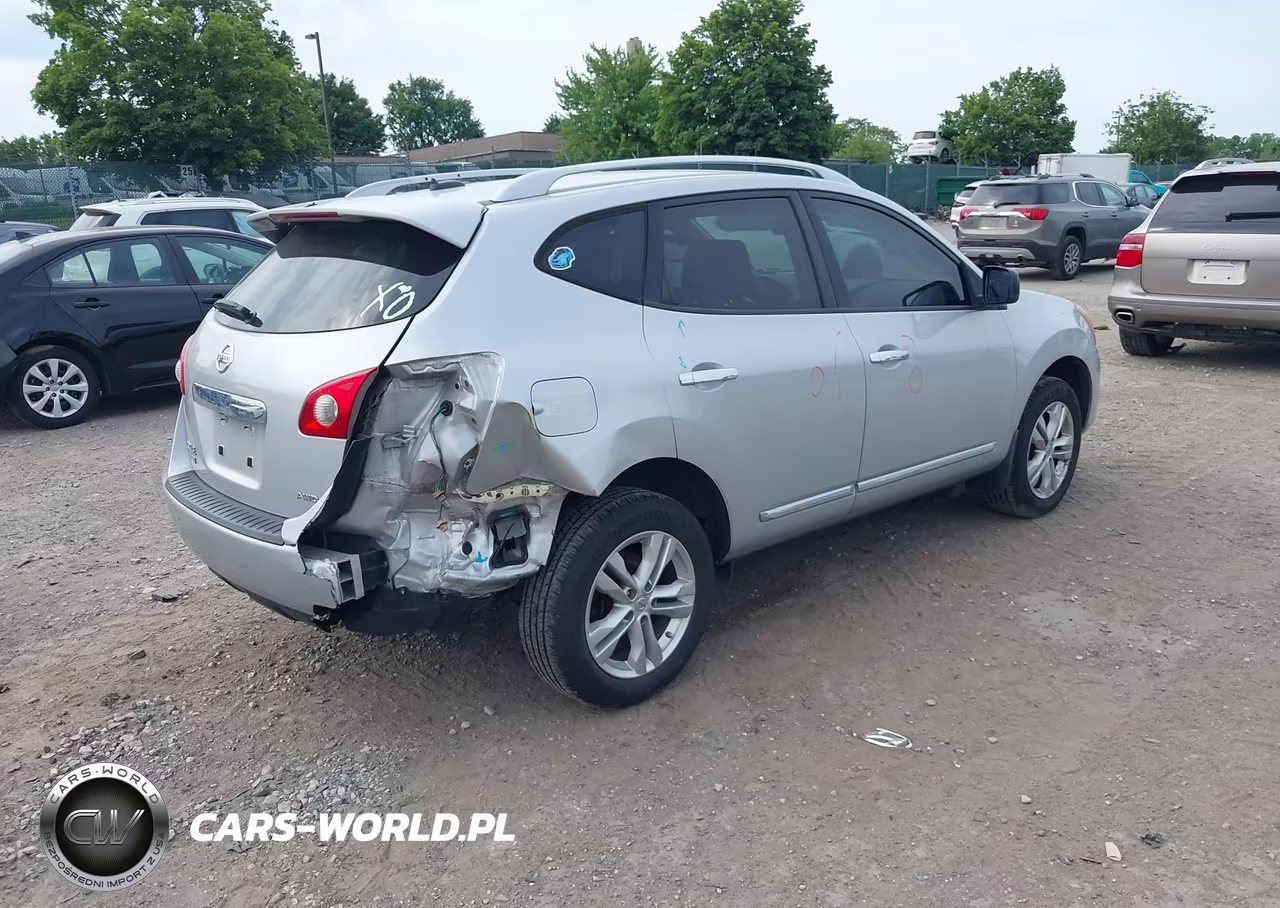 2015 Nissan Rogue Select S VIN:JN8AS5MV5FW754880 - 4
