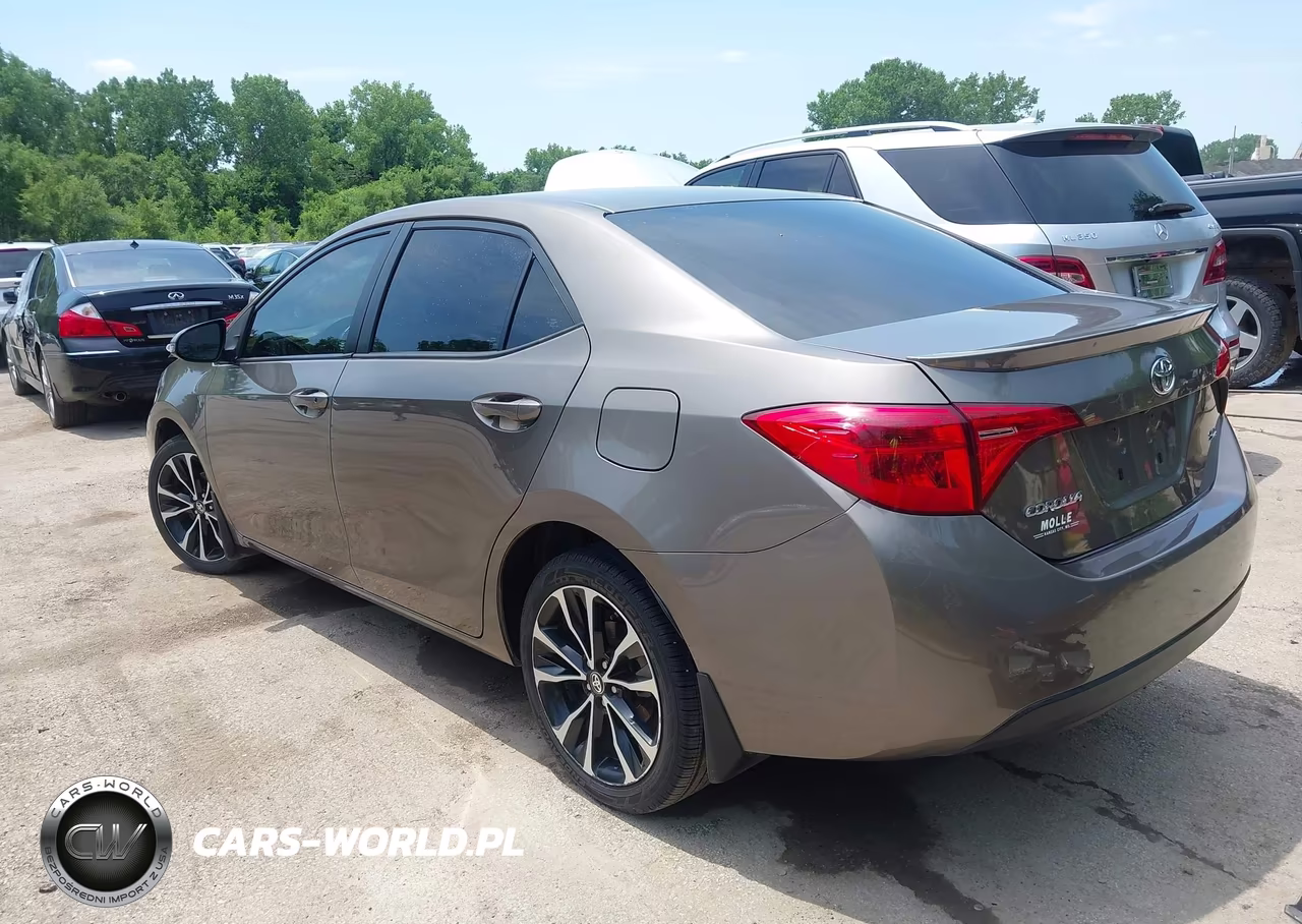 2017 Toyota Corolla Se VIN:5YFBURHE8HP715630 - 3