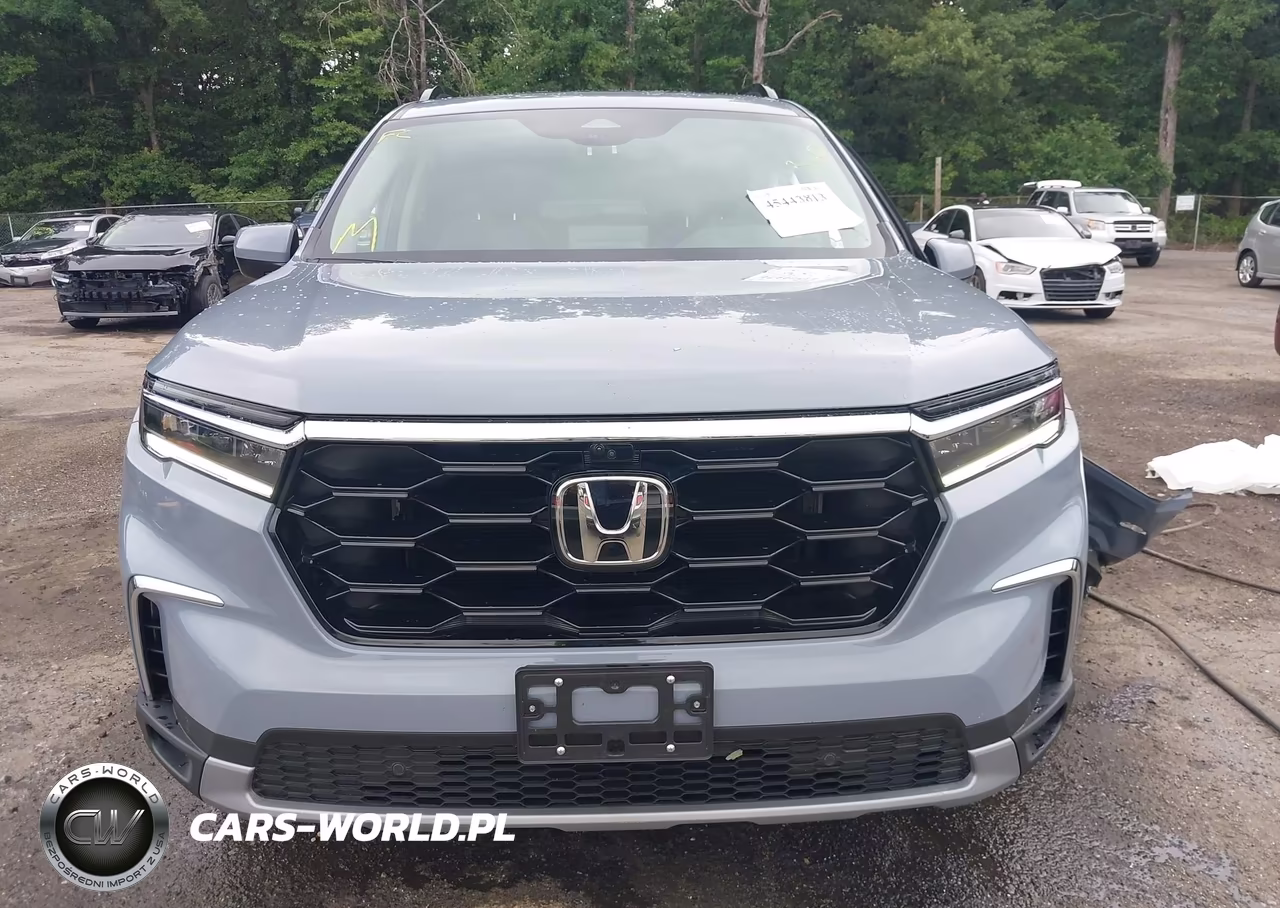 2025 Honda Pilot Elite VIN:5FNYG1H8XSB165752 - 12