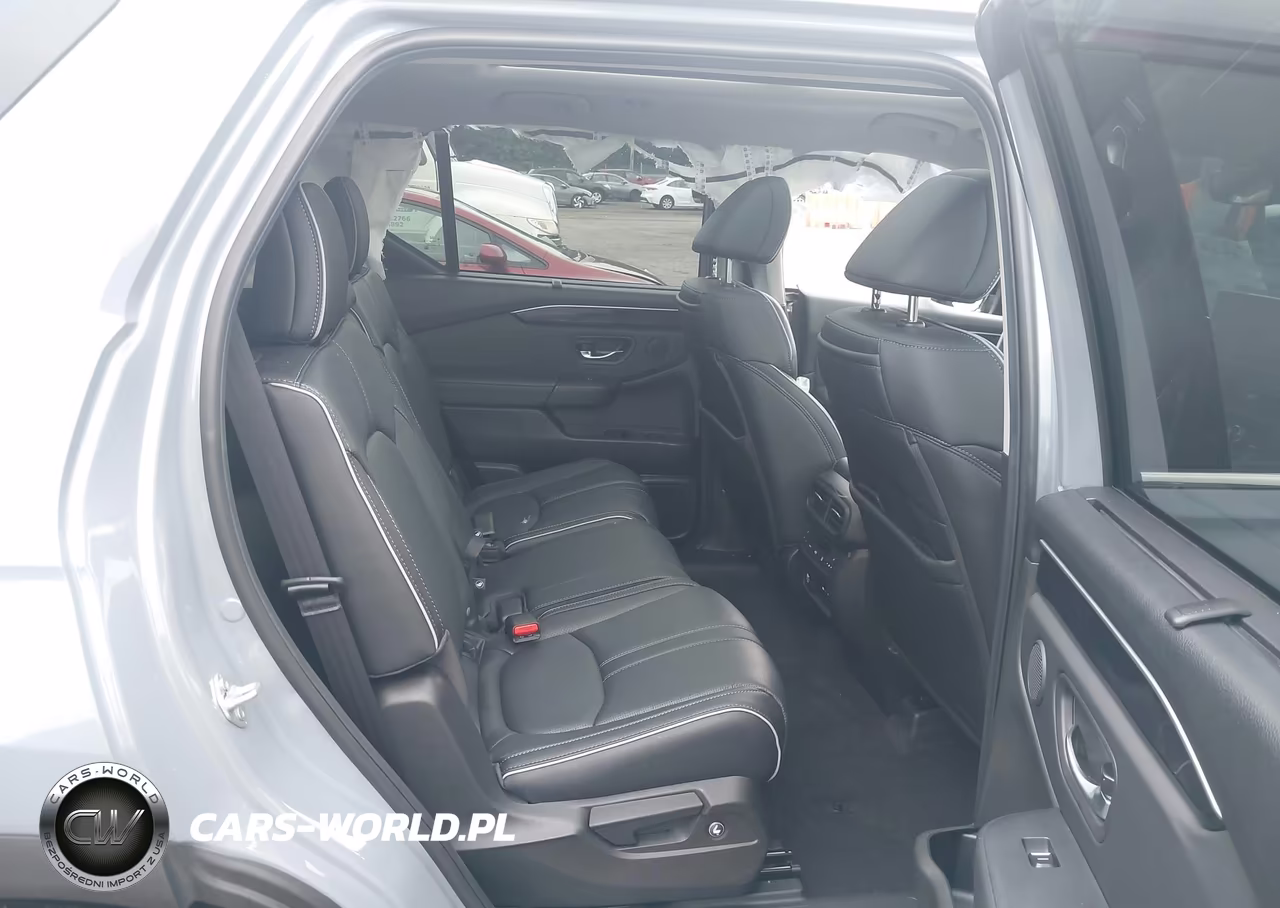 2025 Honda Pilot Elite VIN:5FNYG1H8XSB165752 - 8