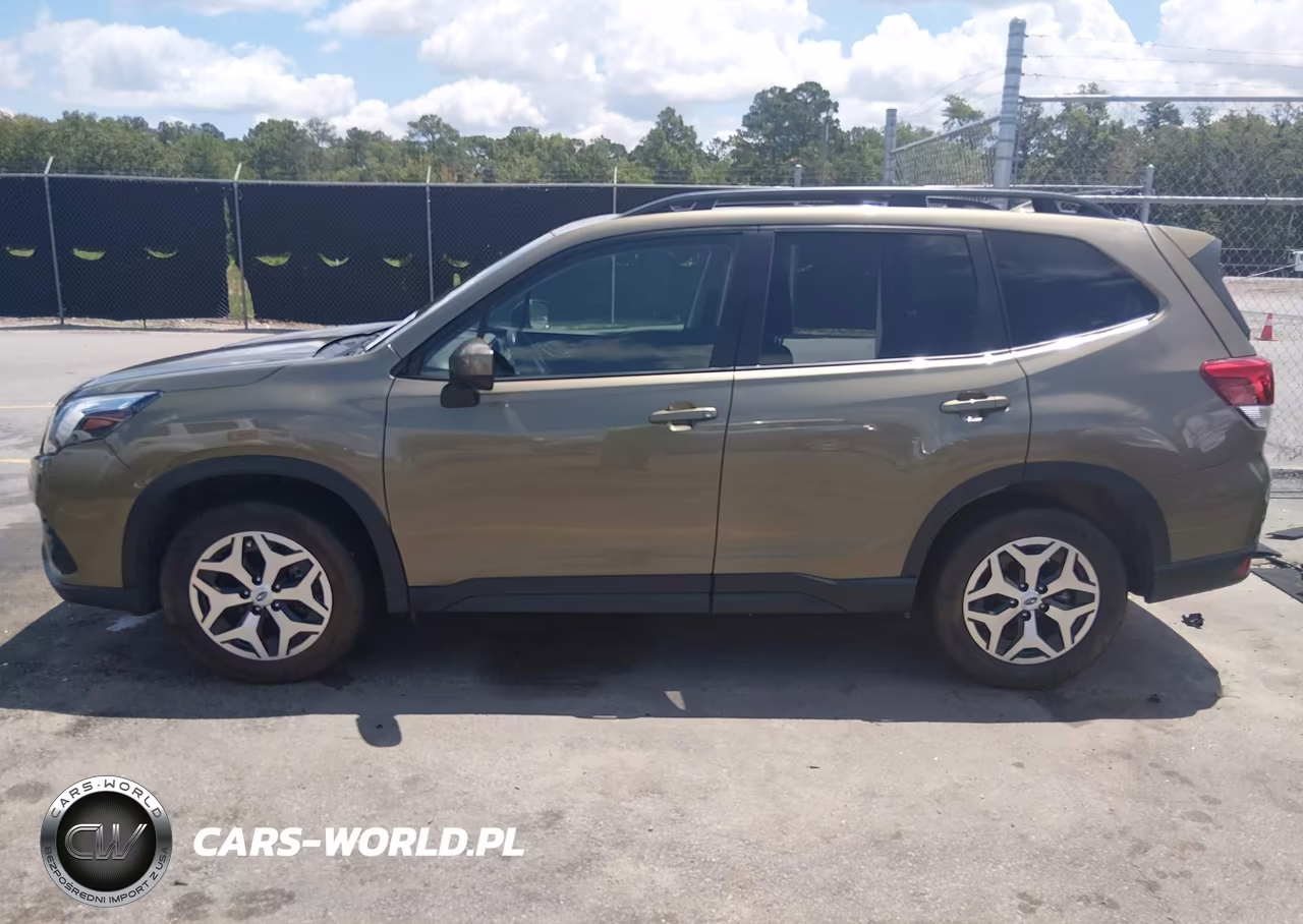 2023 Subaru Forester Premium VIN:JF2SKAEC1PH516313 - 15
