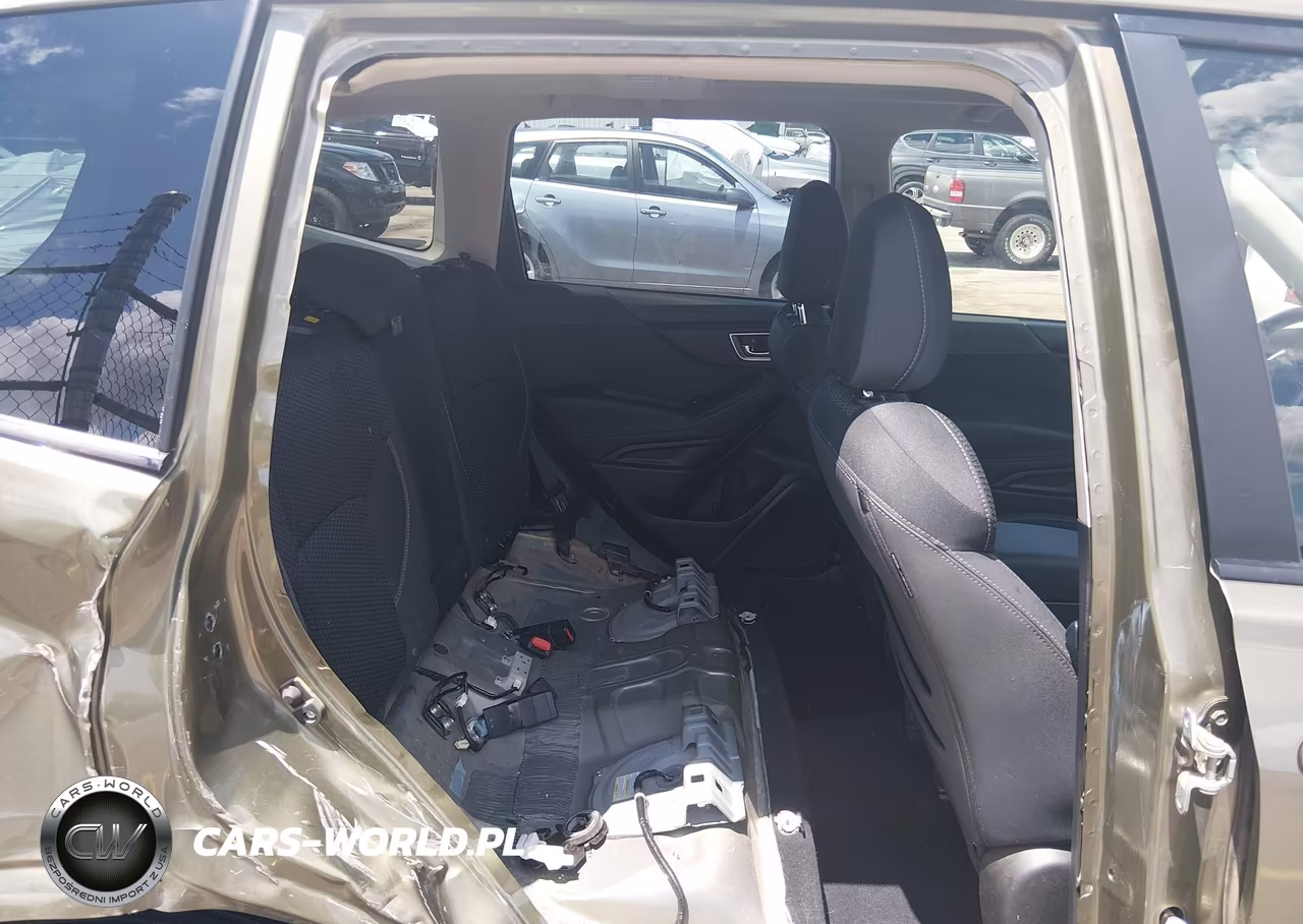 2023 Subaru Forester Premium VIN:JF2SKAEC1PH516313 - 8