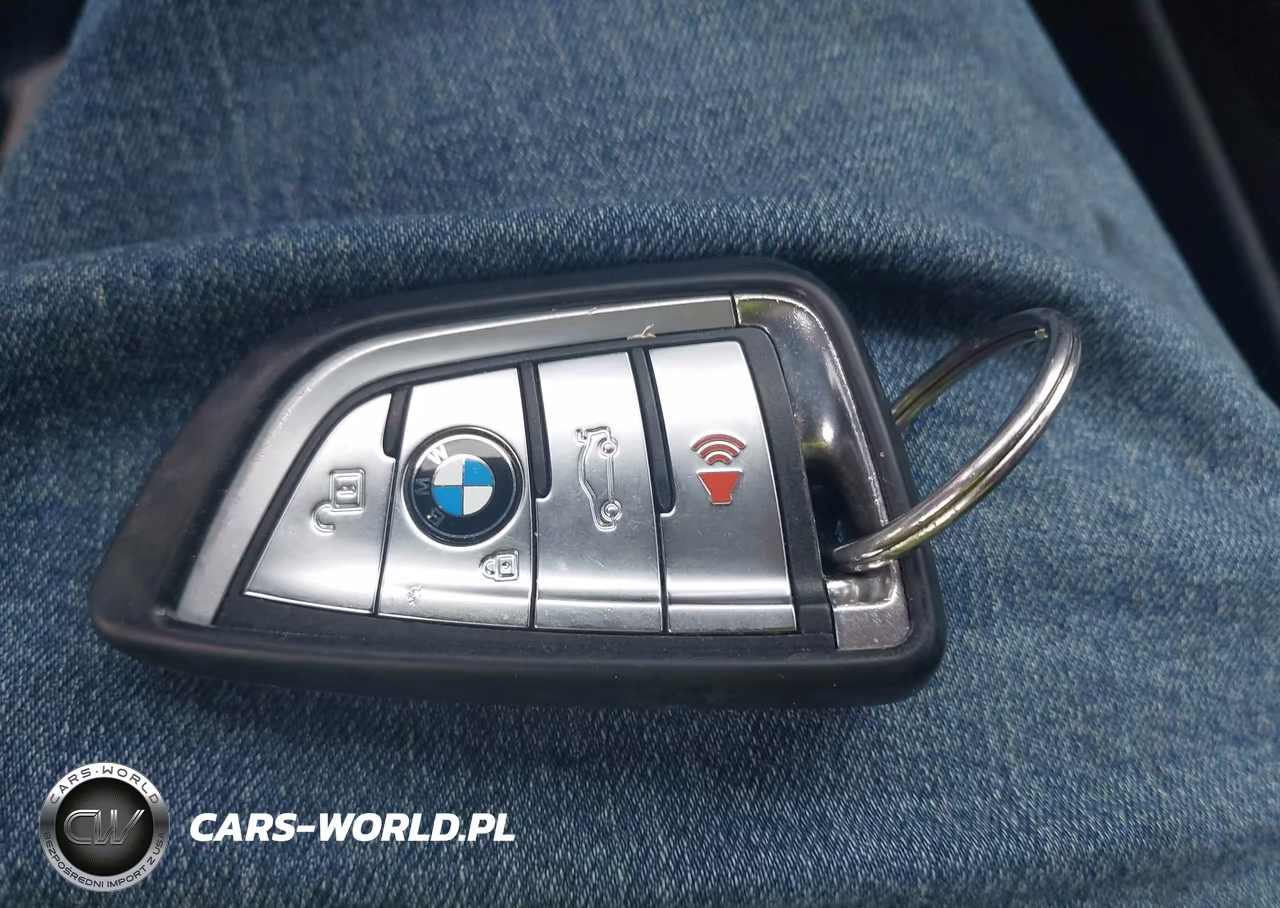 2016 BMW X5 xDrive50I VIN:5UXKR6C59G0J82203 - 11