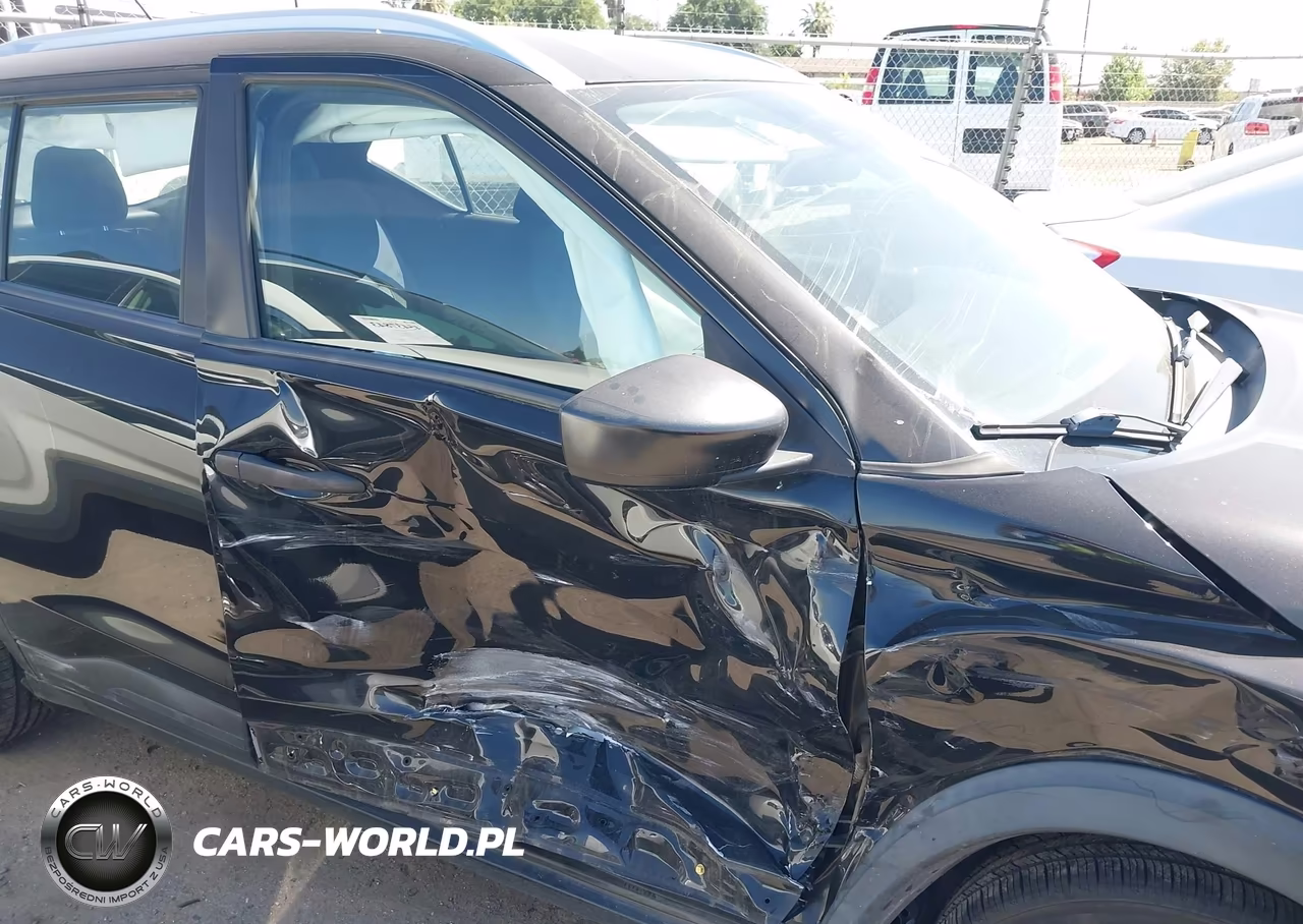 2018 Nissan Kicks S VIN:3N1CP5CU6JL524006 - 13