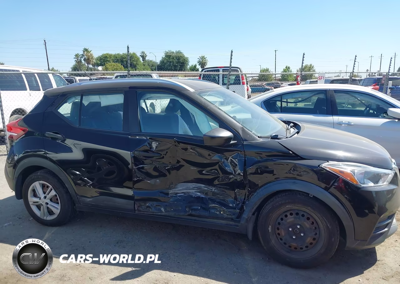 2018 Nissan Kicks S VIN:3N1CP5CU6JL524006 - 15