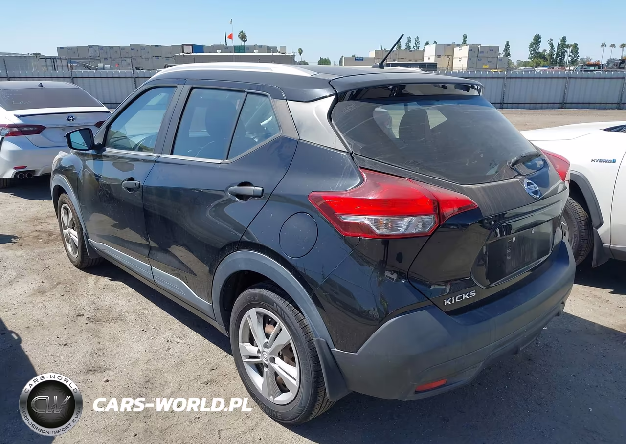 2018 Nissan Kicks S VIN:3N1CP5CU6JL524006 - 3