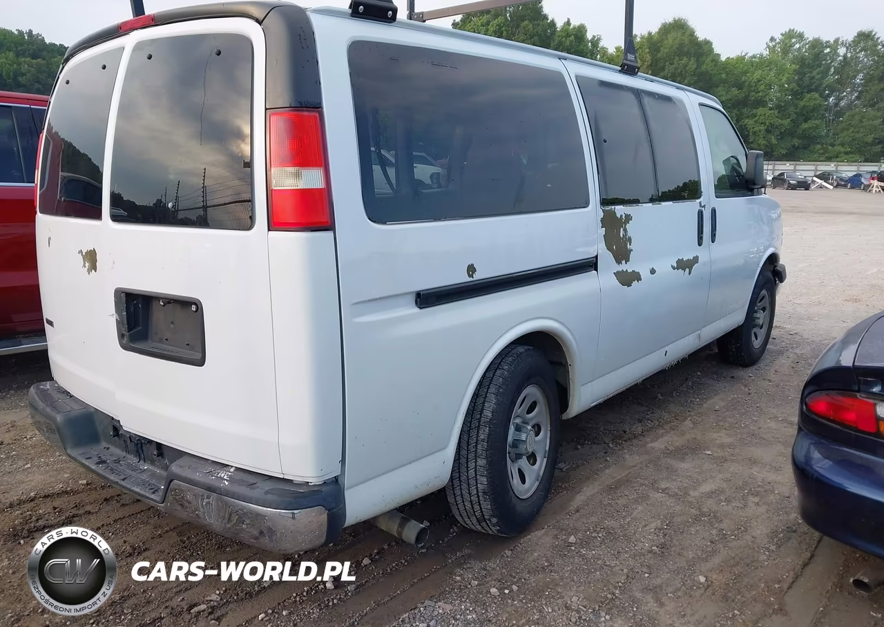 2011 Chevrolet Express 1500 Lt VIN:1GNSGCF43B1102493 - 4