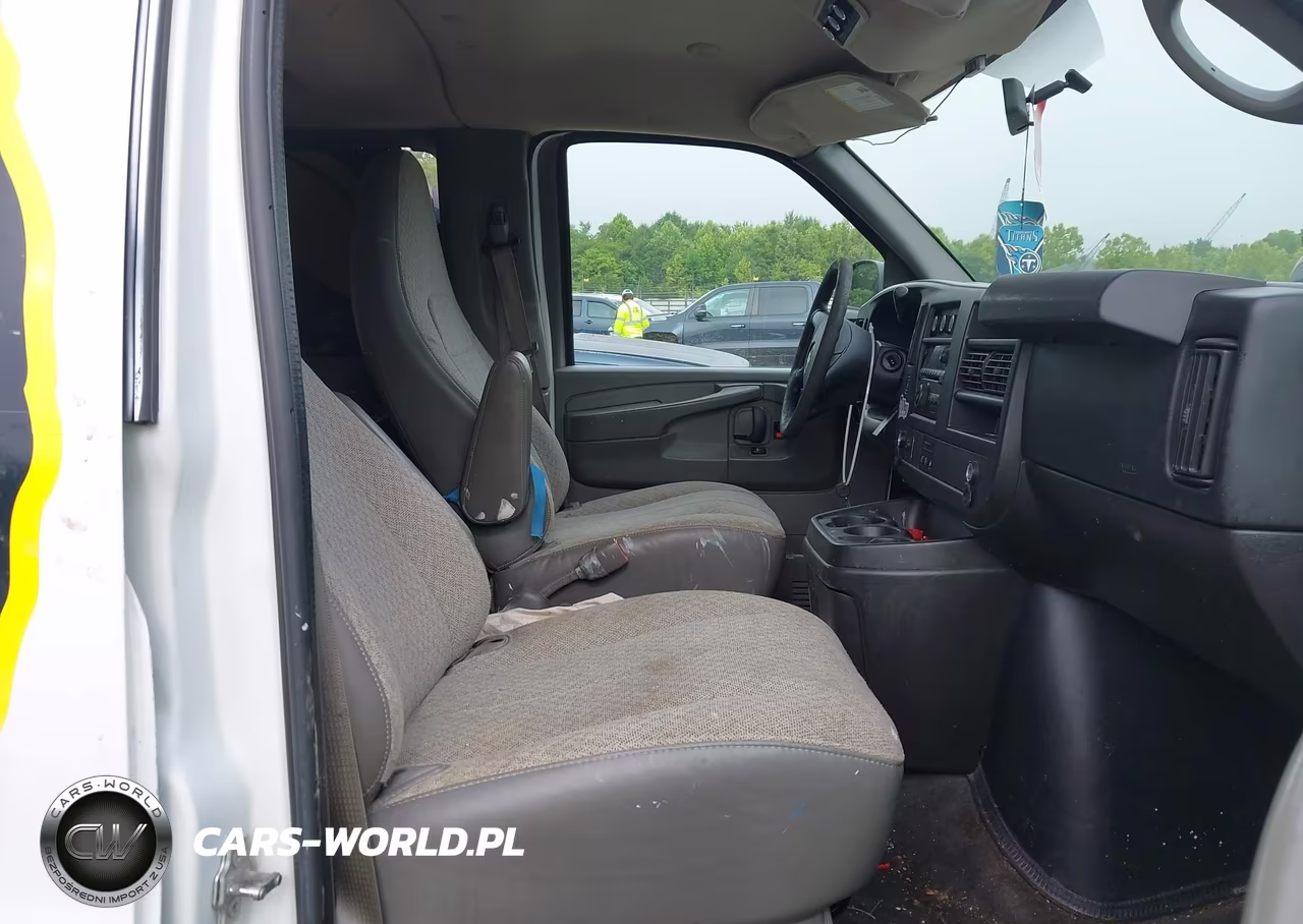 2011 Chevrolet Express 1500 Lt VIN:1GNSGCF43B1102493 - 5