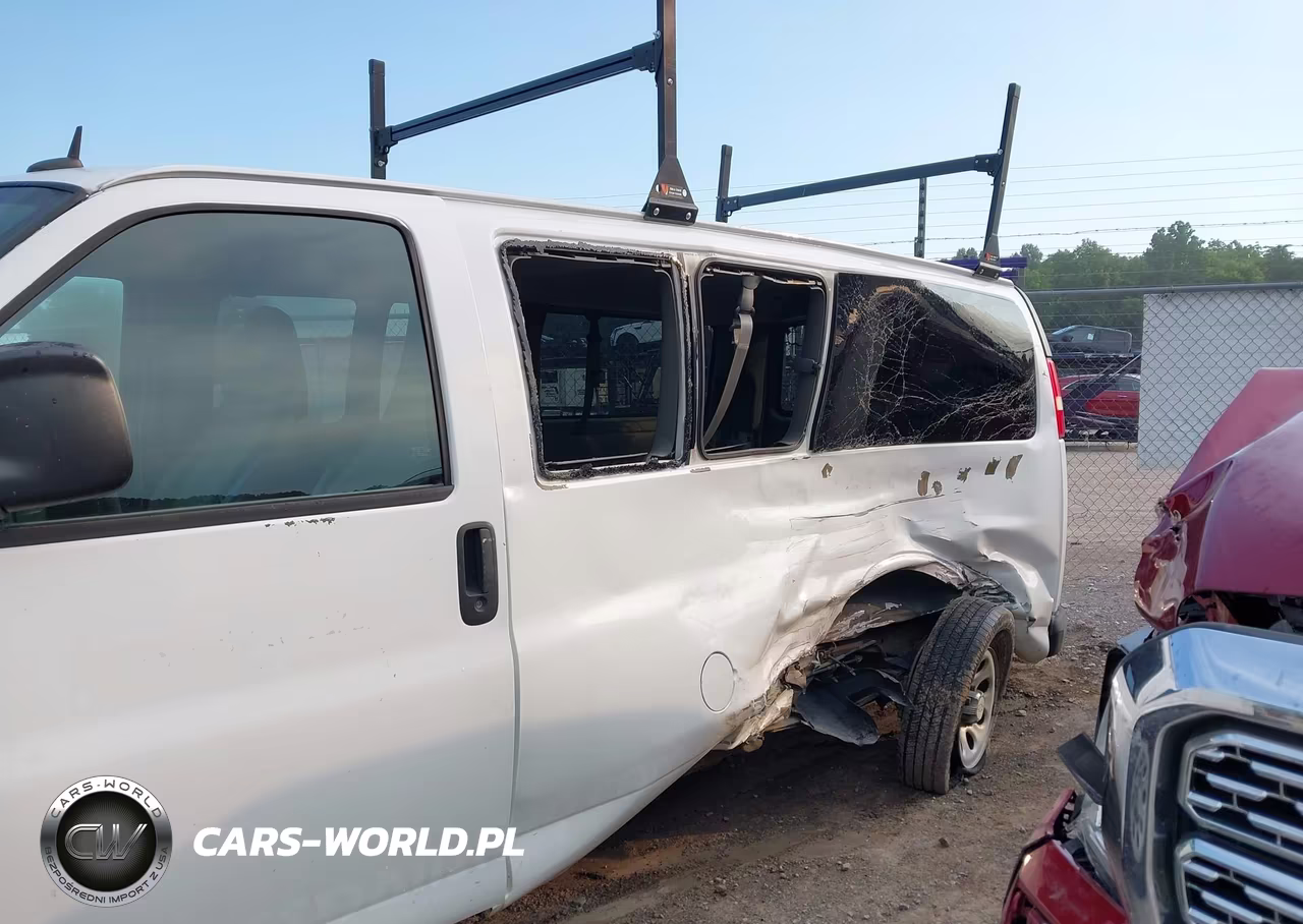 2011 Chevrolet Express 1500 Lt VIN:1GNSGCF43B1102493 - 6