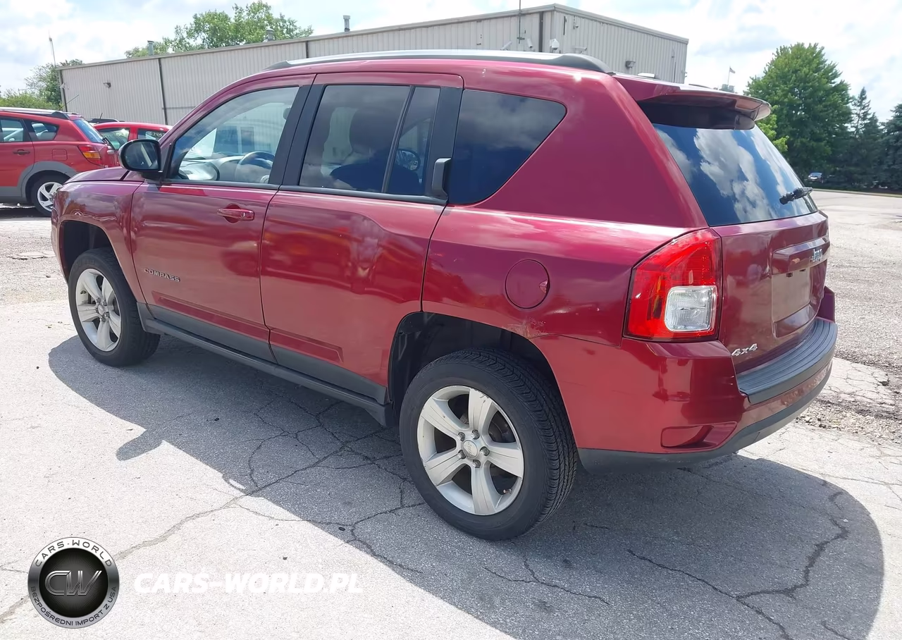 2012 Jeep Compass Latitude VIN:1C4NJDEBXCD717961 - 3