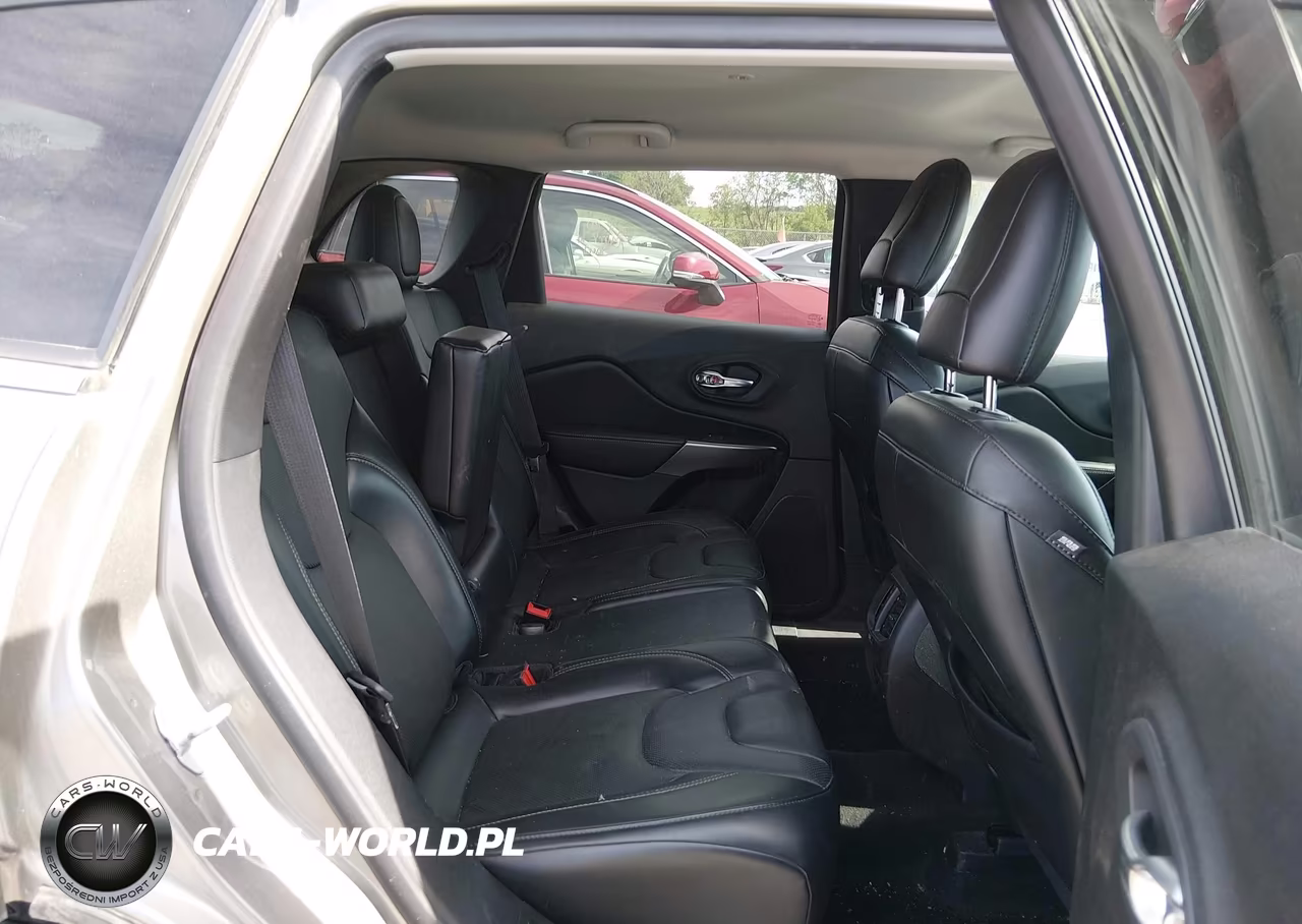 2020 Jeep Cherokee Limited 4X4 VIN:1C4PJMDX5LD558823 - 8