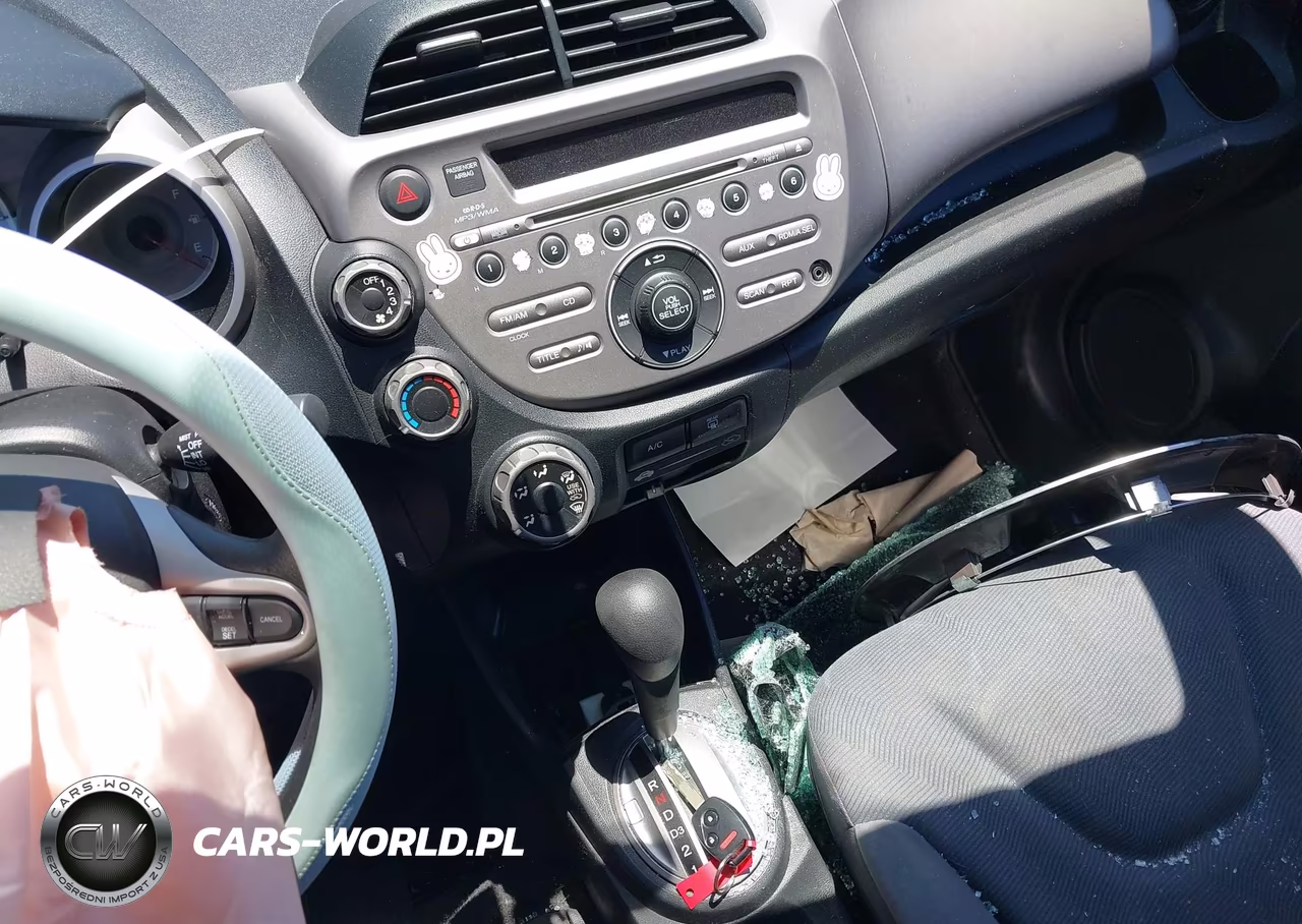 2012 Honda Fit VIN:JHMGE8H30CC037547 - 11