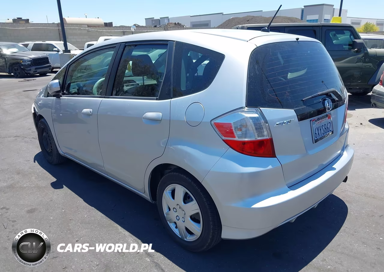 2012 Honda Fit VIN:JHMGE8H30CC037547 - 3