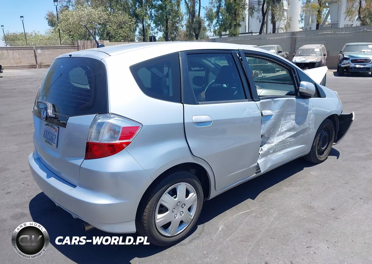 2012 Honda Fit VIN:JHMGE8H30CC037547 - 4