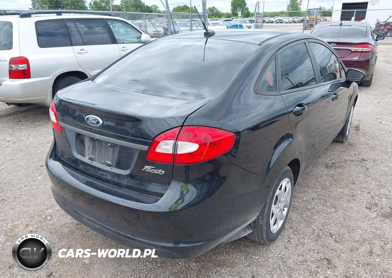 2013 Ford Fiesta S VIN:3FADP4AJ9DM184259 - 4