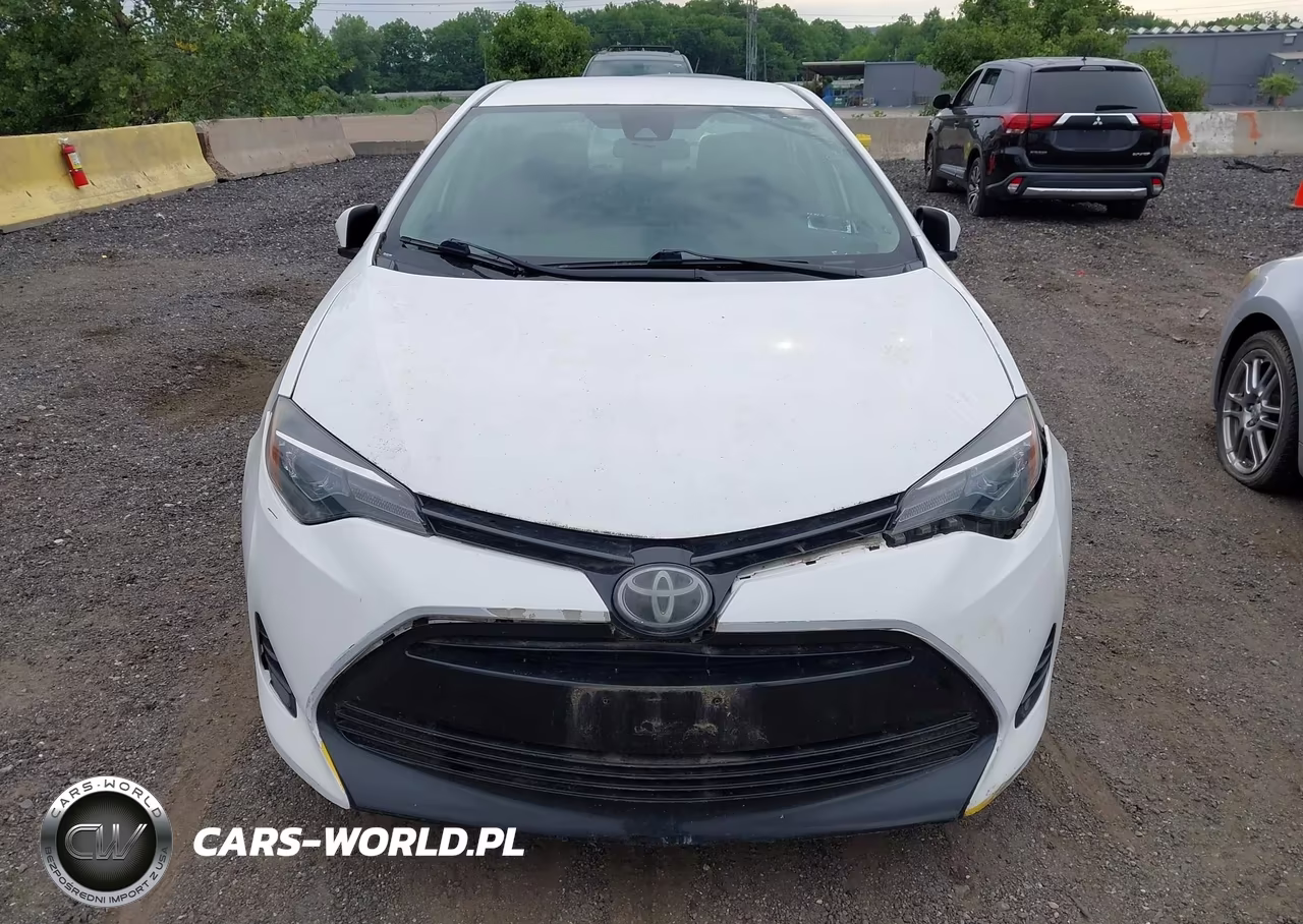 2017 Toyota Corolla Le VIN:5YFBURHE5HP640255 - 12