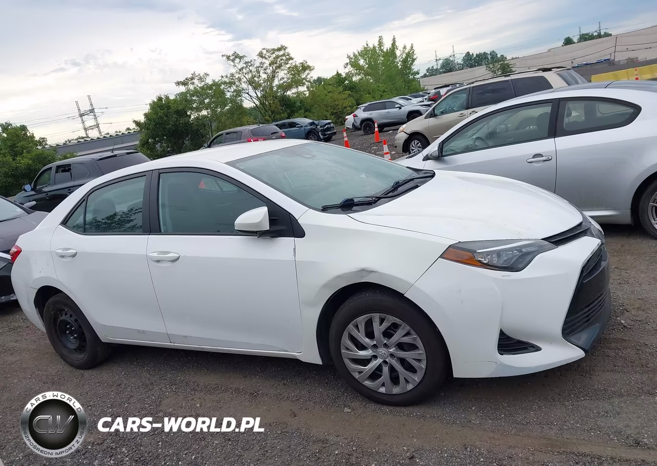 2017 Toyota Corolla Le VIN:5YFBURHE5HP640255 - 13