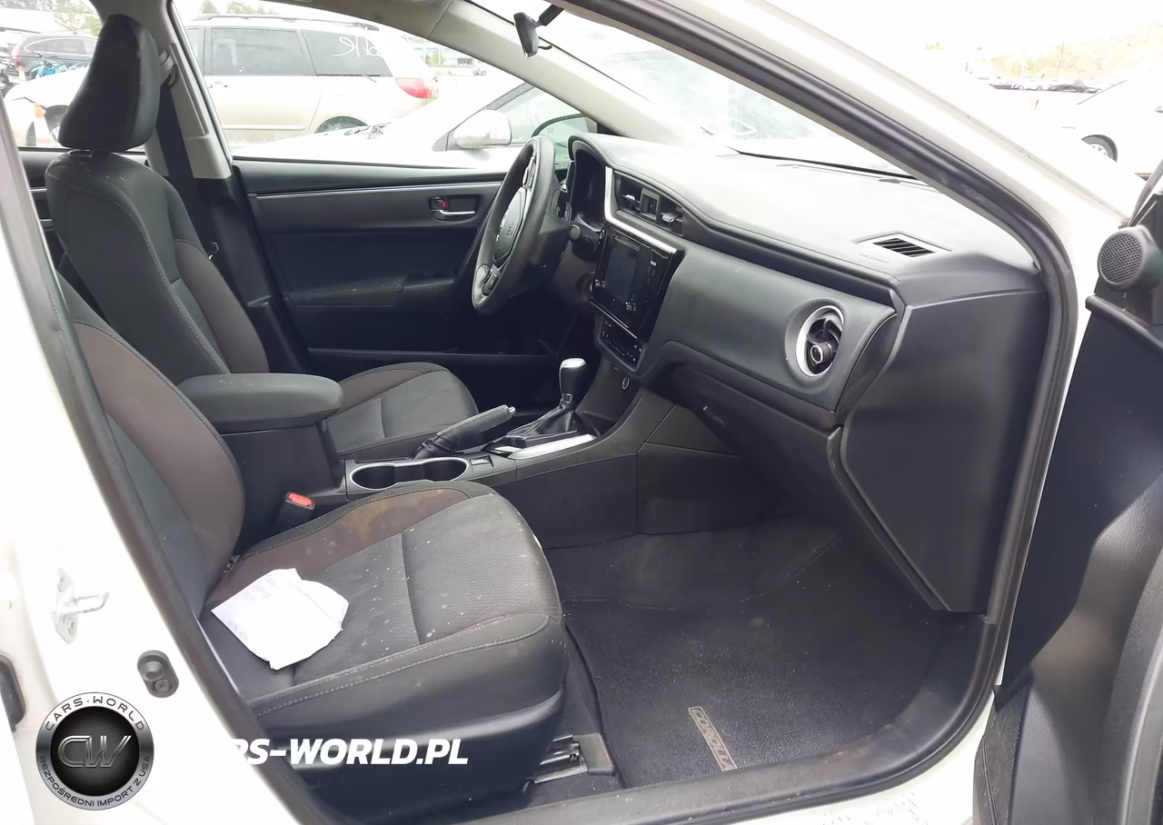 2017 Toyota Corolla Le VIN:5YFBURHE5HP640255 - 5