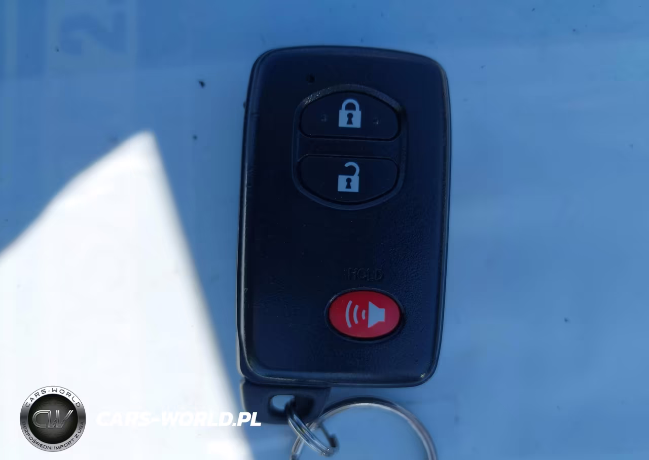2015 Toyota Prius Two VIN:JTDKN3DU5F0441253 - 11