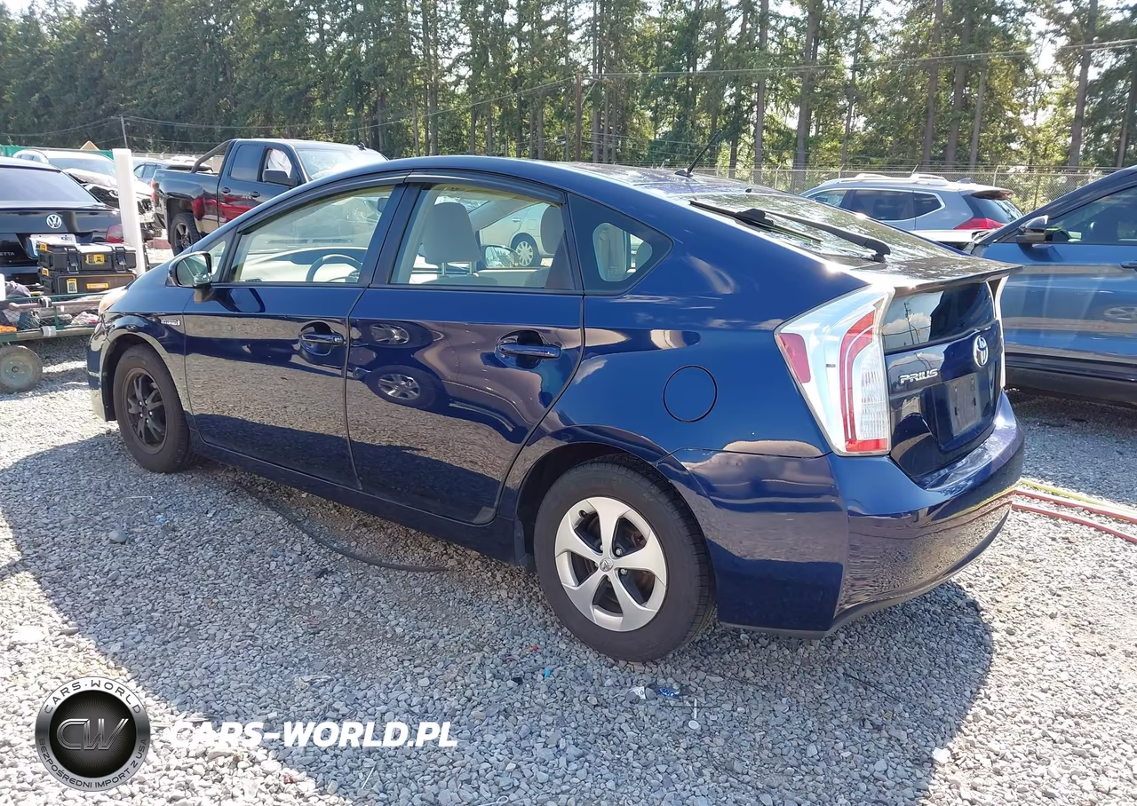 2015 Toyota Prius Two VIN:JTDKN3DU5F0441253 - 3