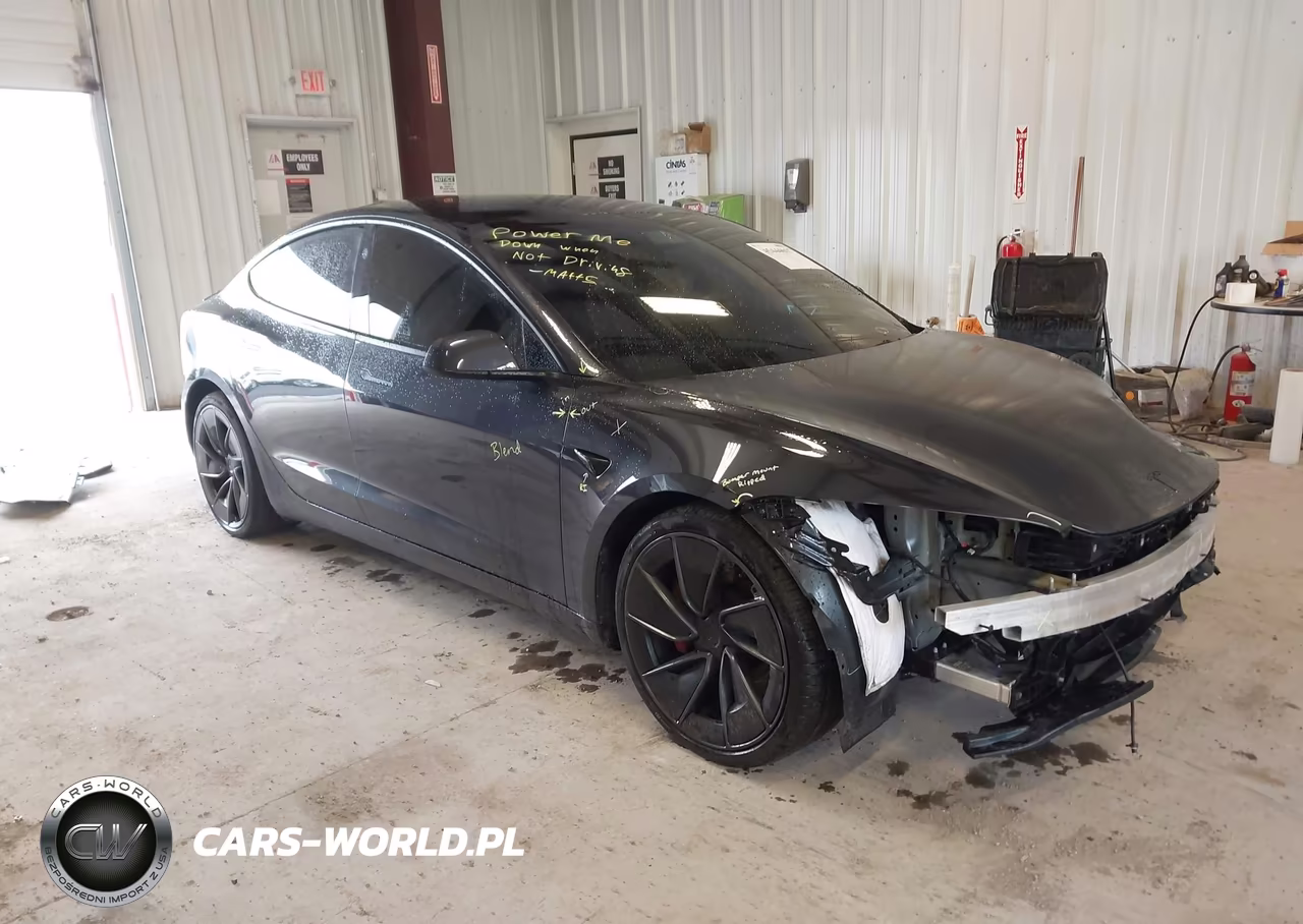 2026 Tesla Model 3 Performance All-Wheel Drive – zdjęcie 1 z 18