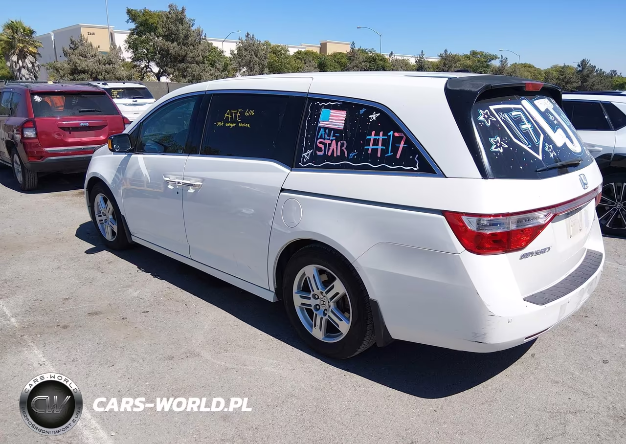 2012 Honda Odyssey Touring-Touring Elite VIN:5FNRL5H92CB010176 - 3