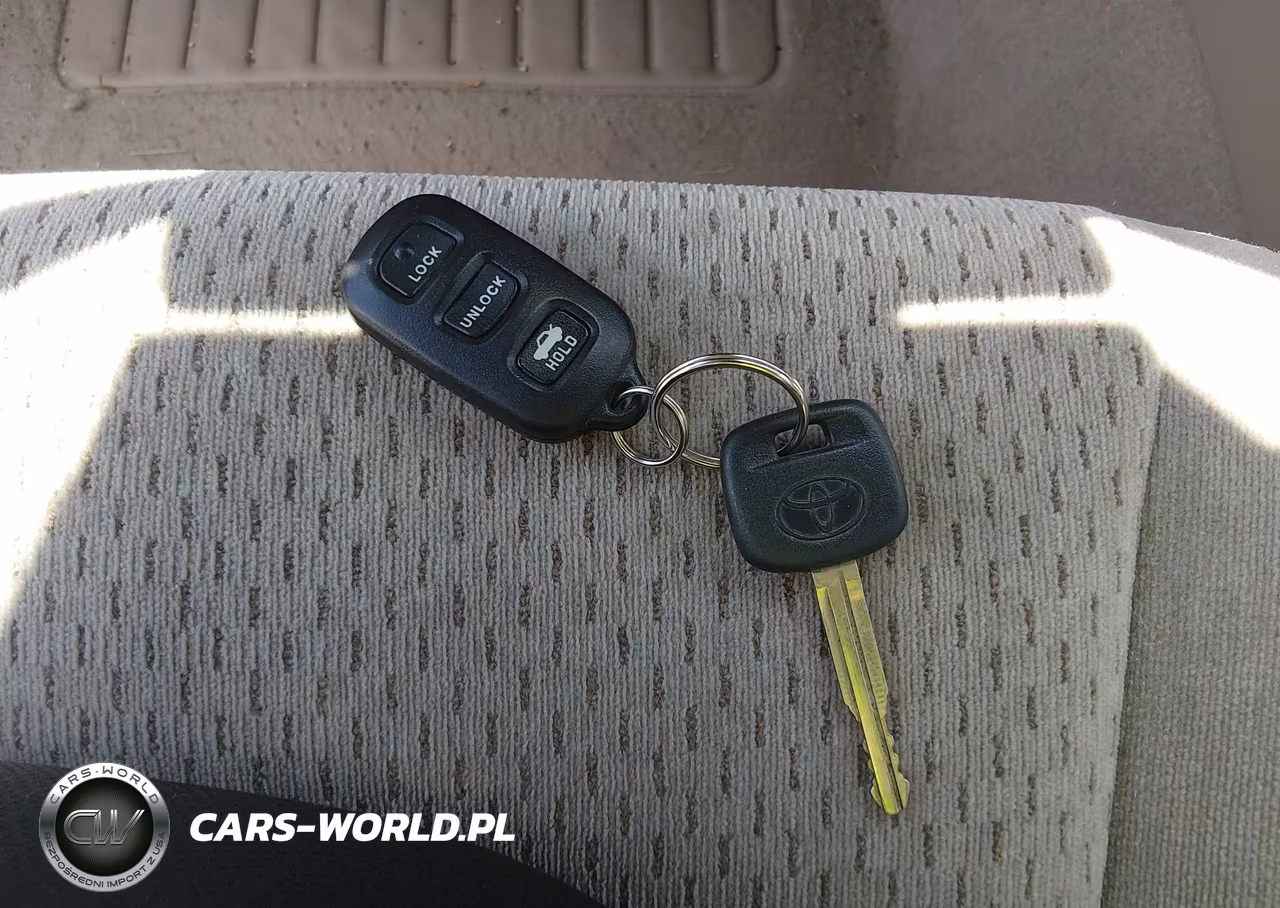 2004 Toyota Camry Le VIN:4T1BE32K54U307636 - 11