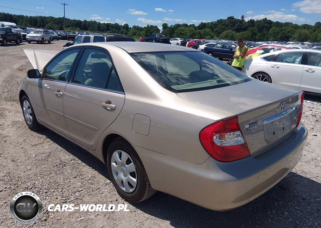 2004 Toyota Camry Le VIN:4T1BE32K54U307636 - 3