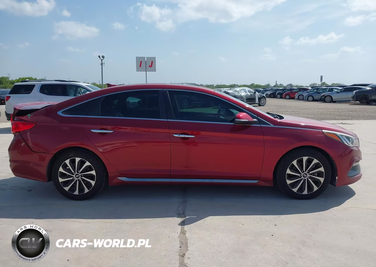 2016 Hyundai Sonata Sport VIN:5NPE34AFXGH322911 - 13