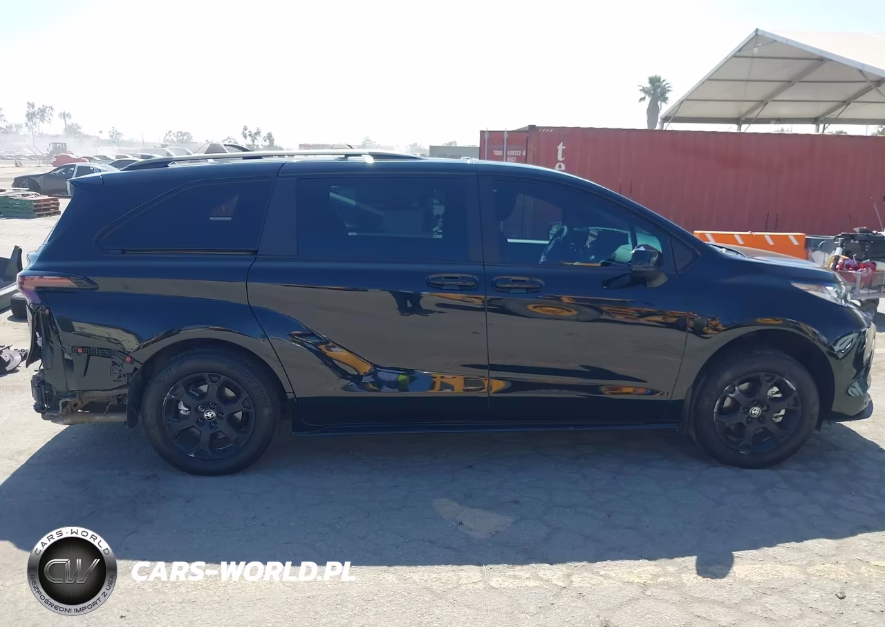 2025 Toyota Sienna Woodland Edition VIN:5TDCSKFC4SS213263 - 14