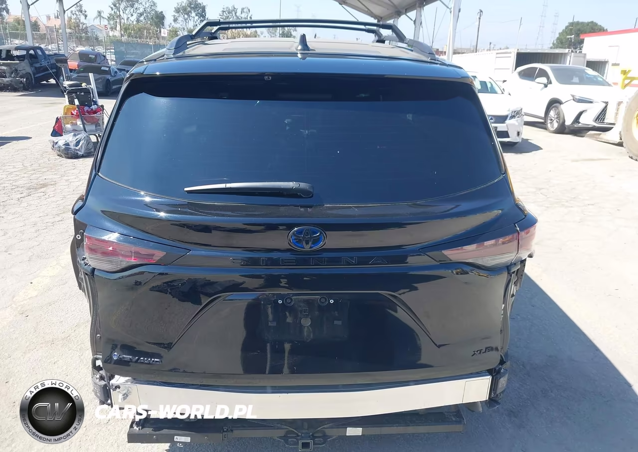 2025 Toyota Sienna Woodland Edition VIN:5TDCSKFC4SS213263 - 17