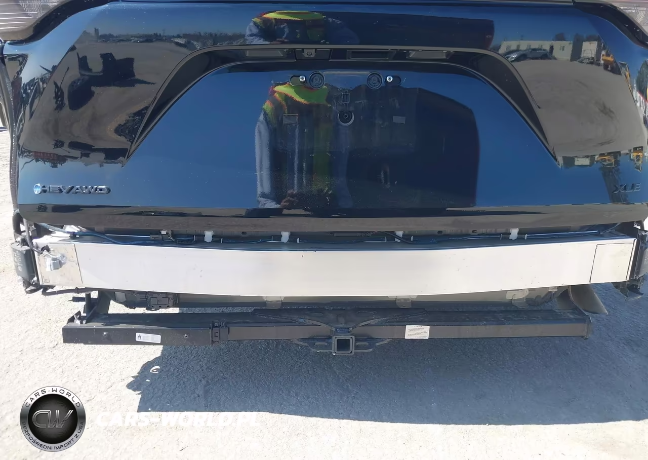 2025 Toyota Sienna Woodland Edition VIN:5TDCSKFC4SS213263 - 18