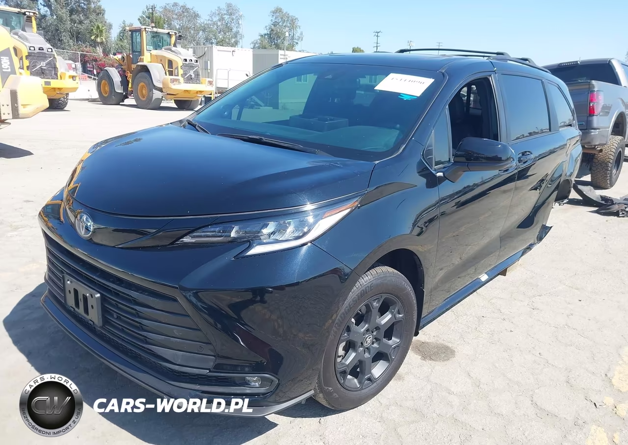 2025 Toyota Sienna Woodland Edition VIN:5TDCSKFC4SS213263 - 2