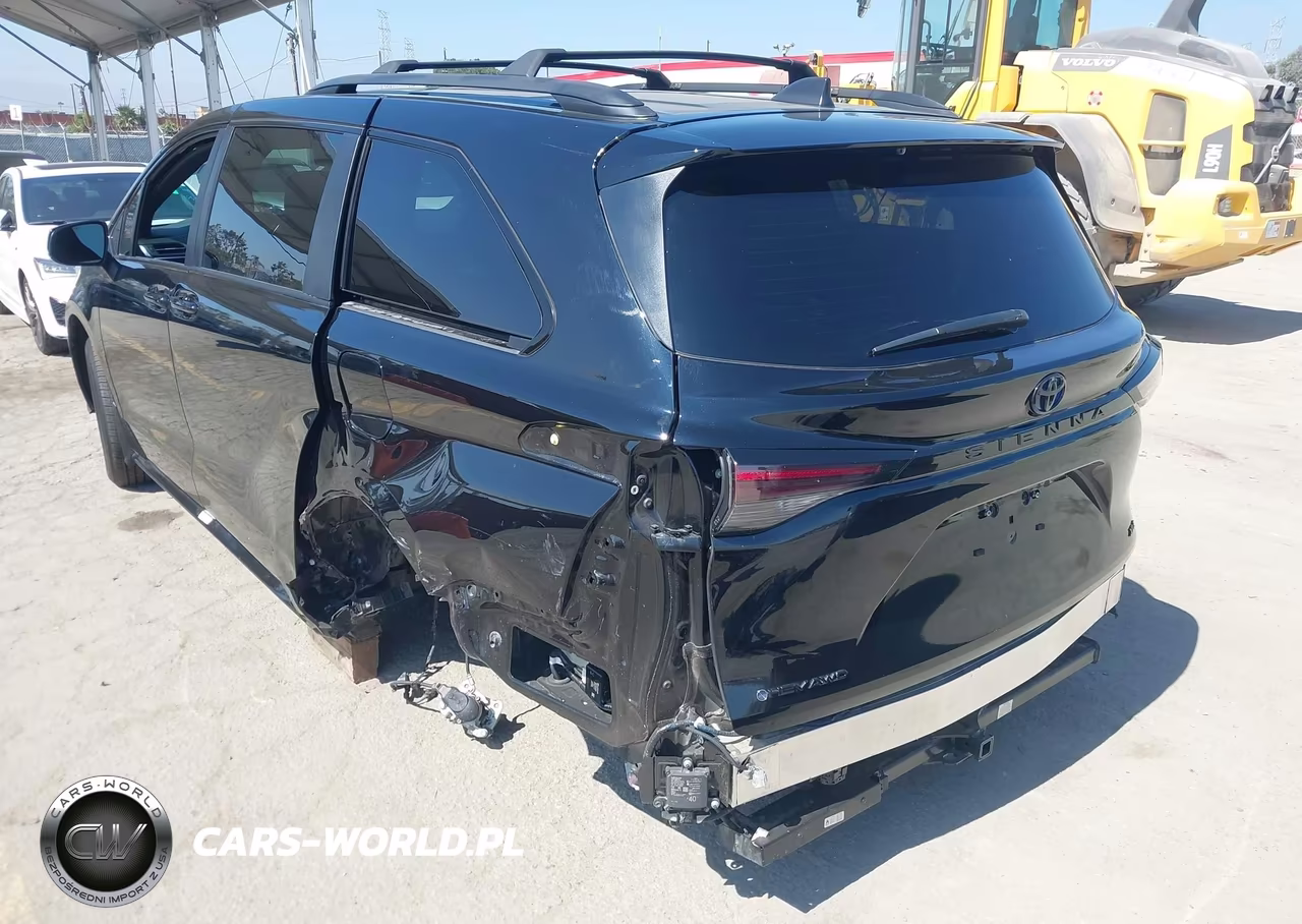 2025 Toyota Sienna Woodland Edition VIN:5TDCSKFC4SS213263 - 3