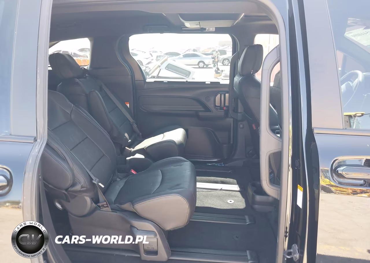 2025 Toyota Sienna Woodland Edition VIN:5TDCSKFC4SS213263 - 8