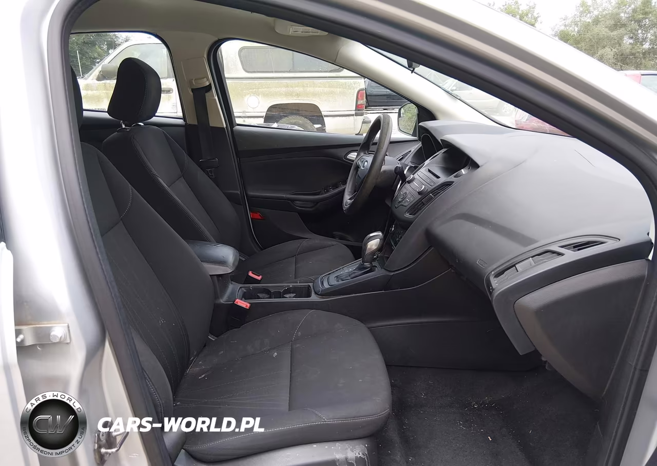 2016 Ford Focus Se VIN:1FADP3F24GL236530 - 5
