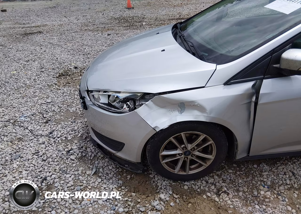 2016 Ford Focus Se VIN:1FADP3F24GL236530 - 6
