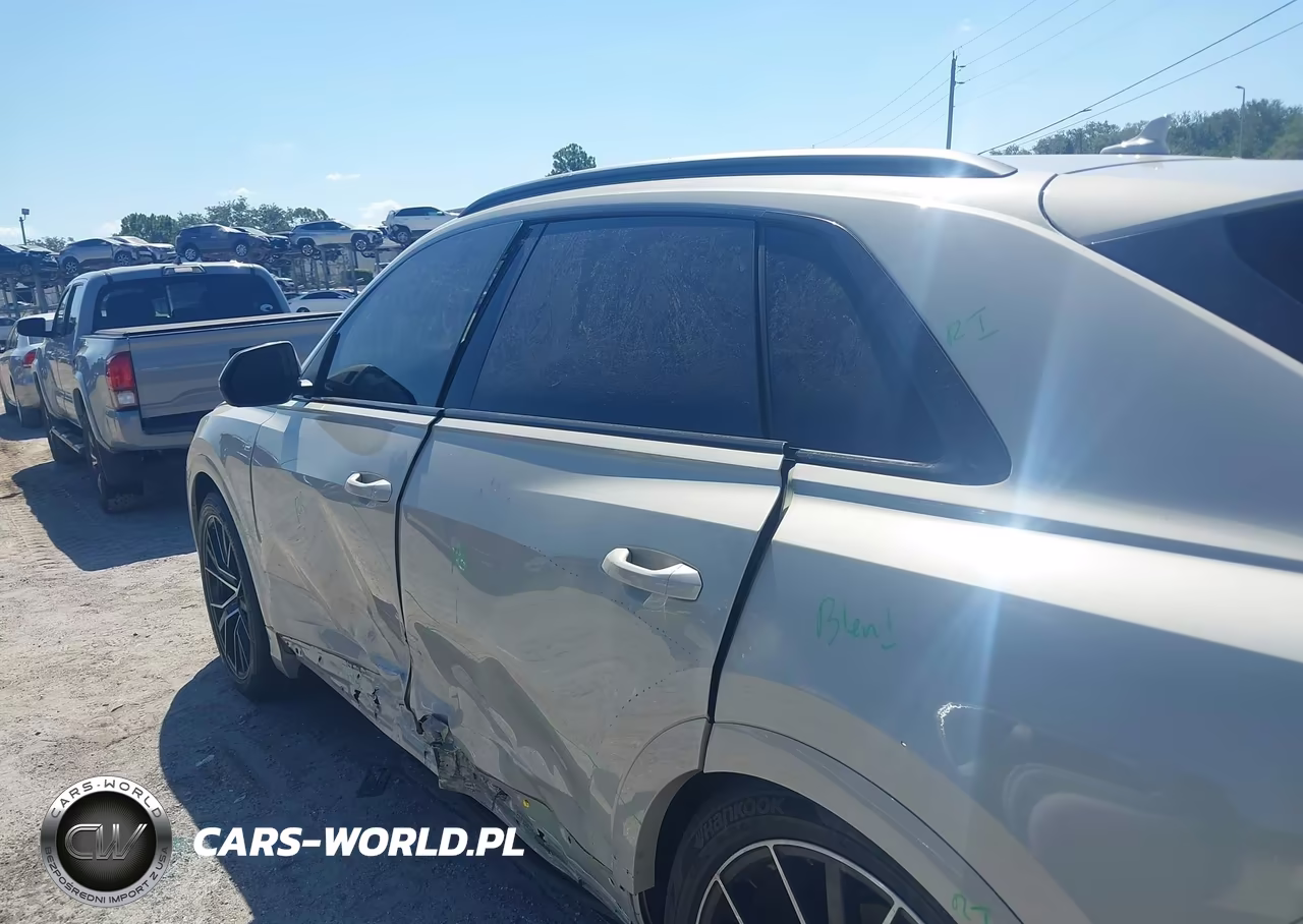 2022 Audi Q8 Prestige 55 Tfsi Quattro Tiptronic VIN:WA1FVBF10ND003434 - 18