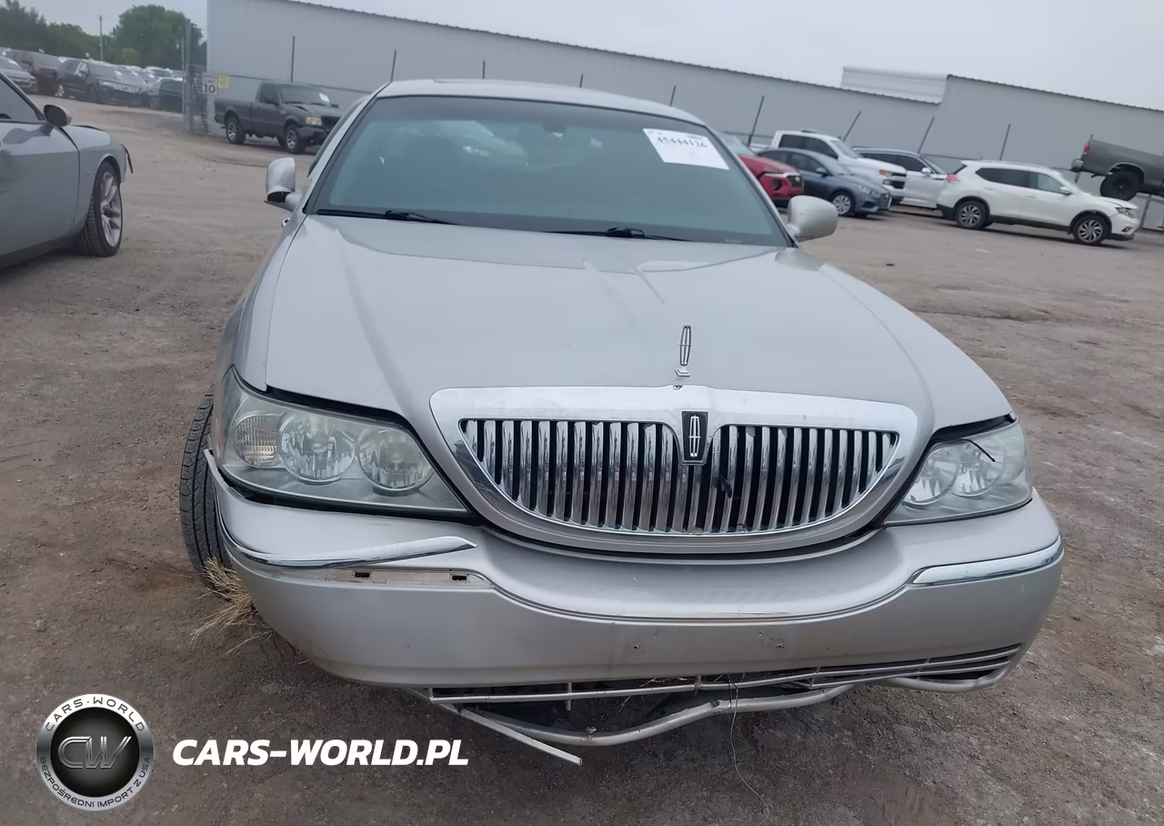2006 Lincoln Town Car Signature Limited VIN:1LNHM82V46Y646808 - 12