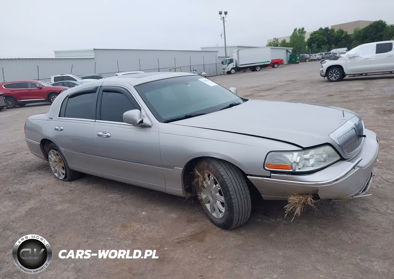 2006 Lincoln Town Car Signature Limited VIN:1LNHM82V46Y646808 - 13