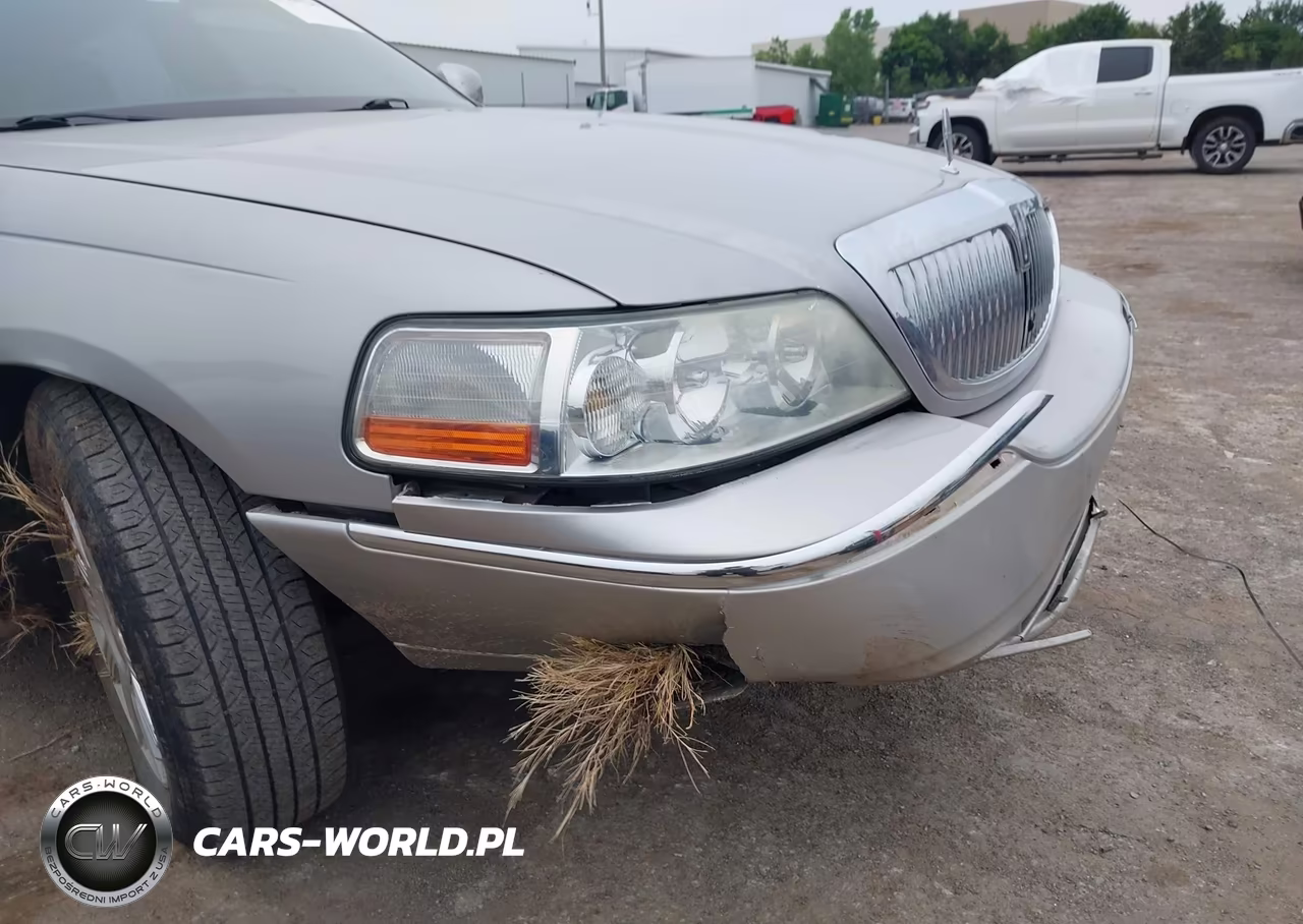 2006 Lincoln Town Car Signature Limited VIN:1LNHM82V46Y646808 - 6